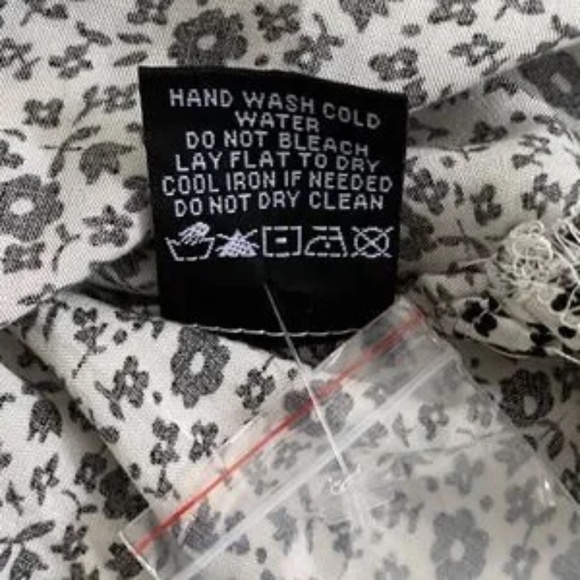 Velvet Heart Elisa Roll Tab Button-Down Black White Floral Pattern Blouse Size L - Picture 6 of 13
